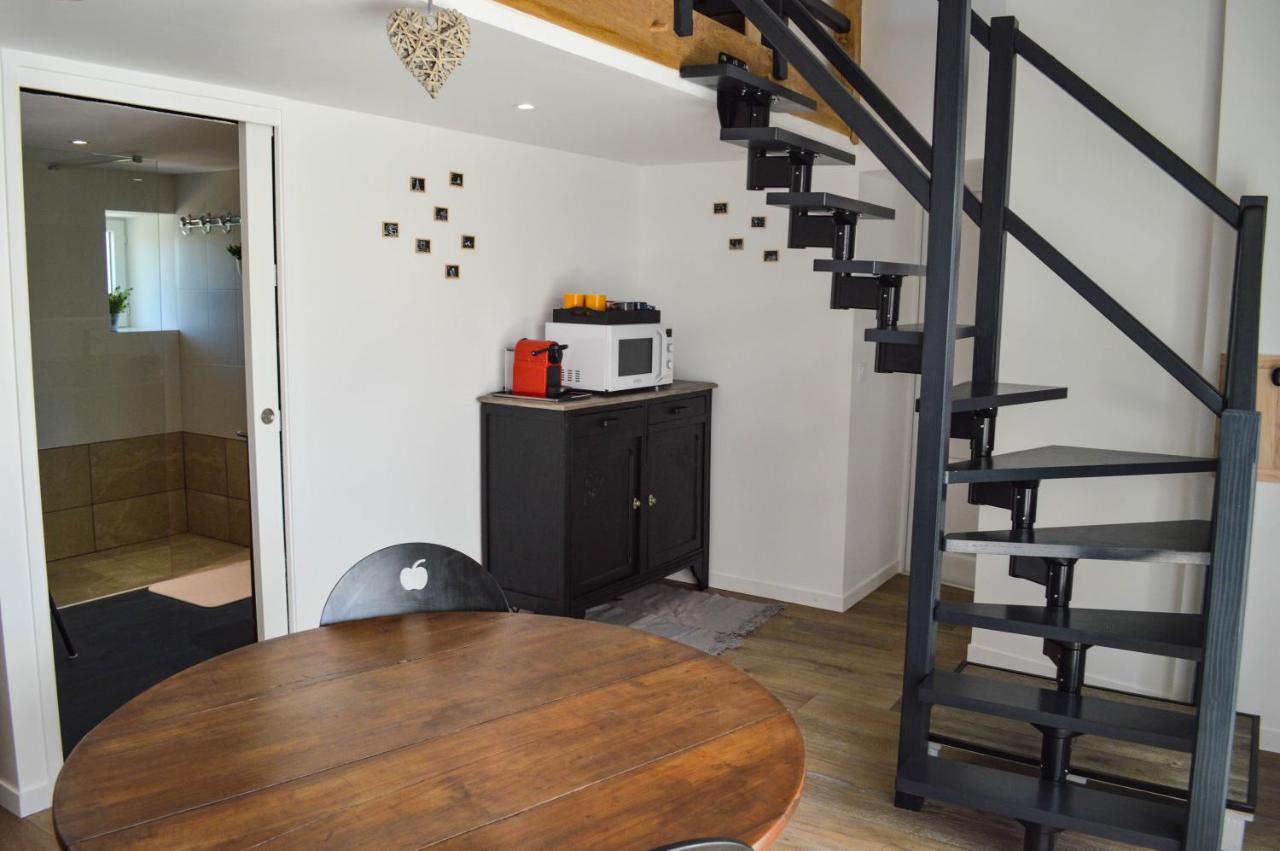 Grande Chambre D'Hote Les Chats-Pitres Bed & Breakfast La Rochette  Exterior foto