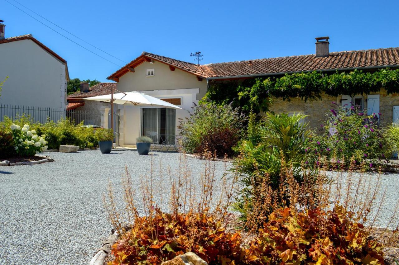 Grande Chambre D'Hote Les Chats-Pitres Bed & Breakfast La Rochette  Exterior foto