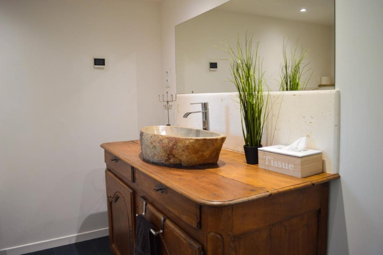 Grande Chambre D'Hote Les Chats-Pitres Bed & Breakfast La Rochette  Exterior foto